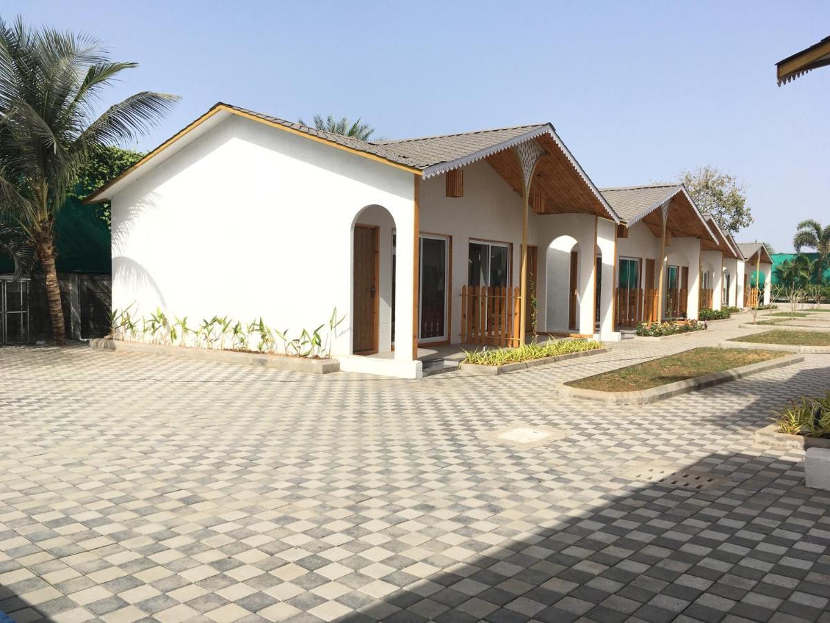 Vits Daman Devka Beach Εξωτερικό φωτογραφία