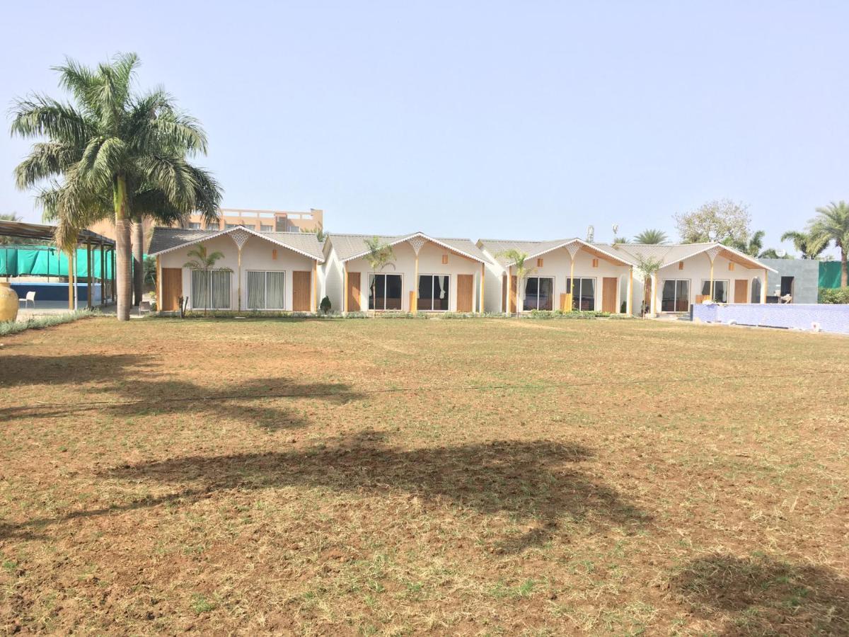 Vits Daman Devka Beach Εξωτερικό φωτογραφία