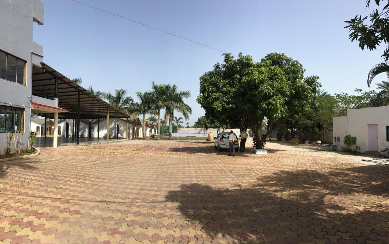 Vits Daman Devka Beach Εξωτερικό φωτογραφία