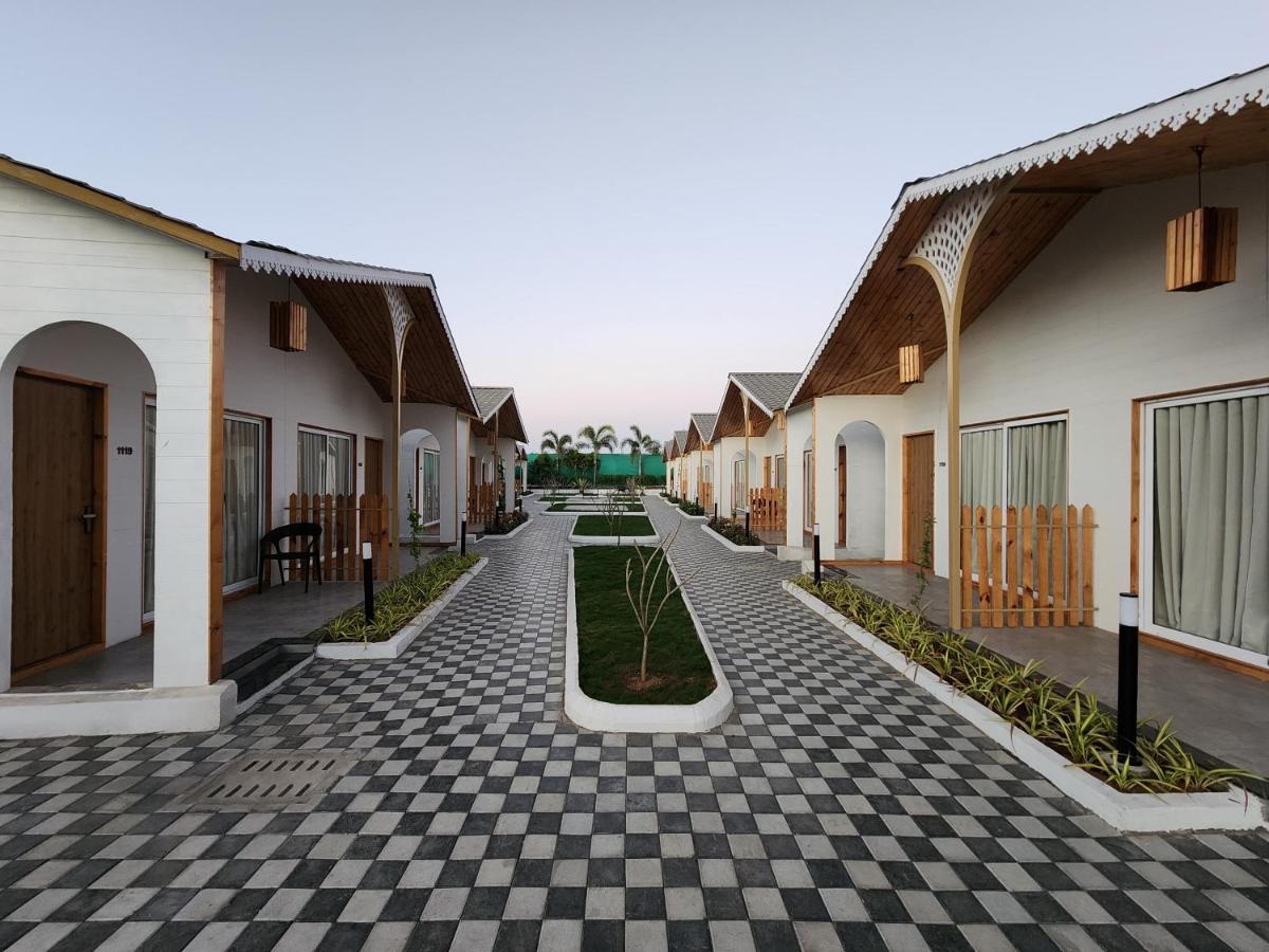 Vits Daman Devka Beach Εξωτερικό φωτογραφία