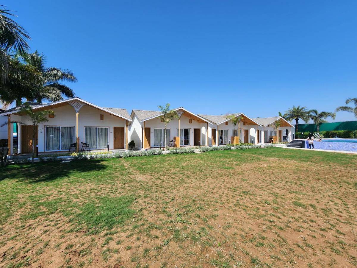 Vits Daman Devka Beach Εξωτερικό φωτογραφία