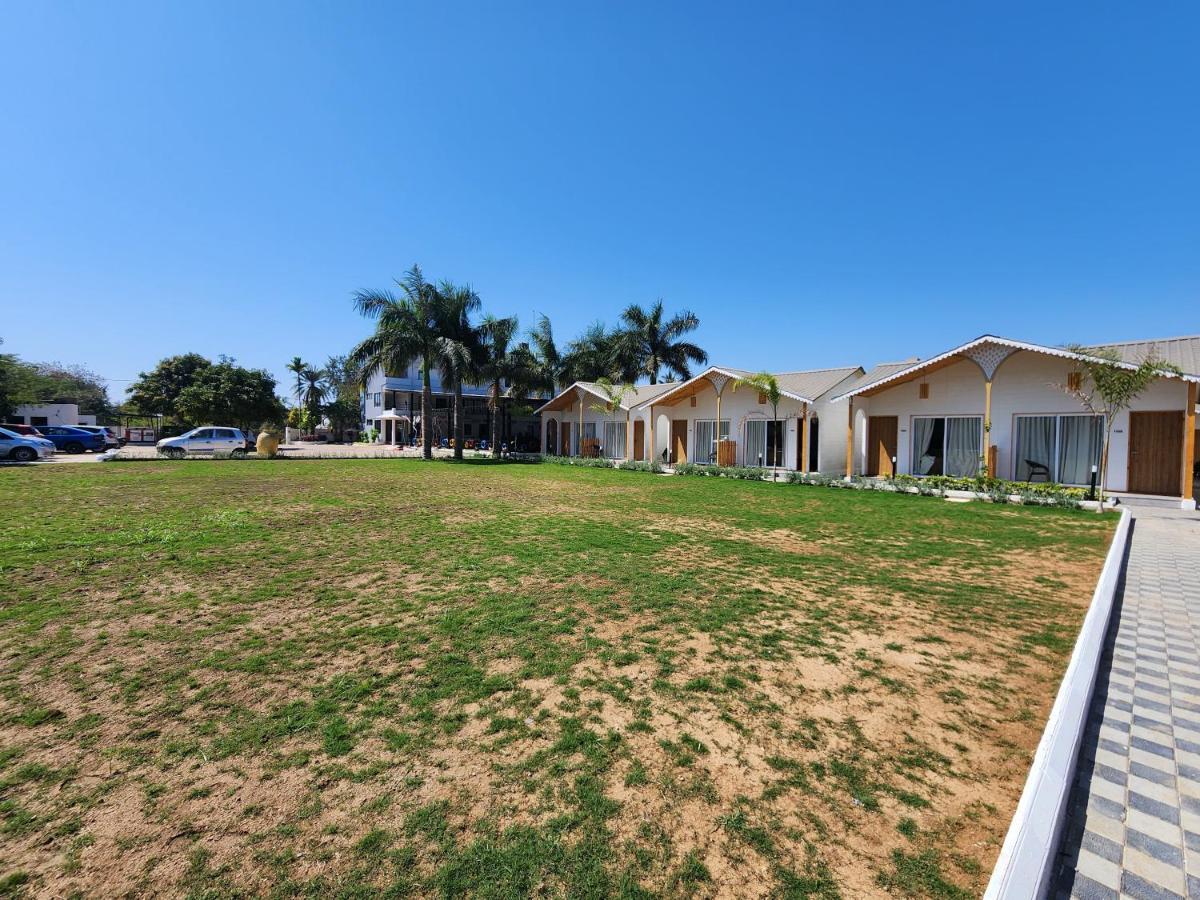 Vits Daman Devka Beach Εξωτερικό φωτογραφία