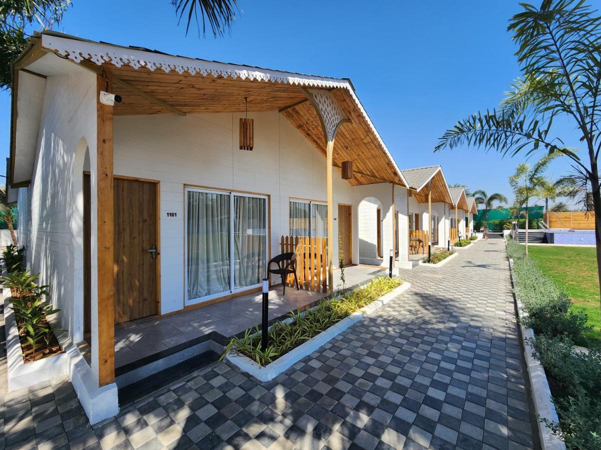 Vits Daman Devka Beach Εξωτερικό φωτογραφία